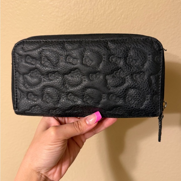 Loungefly Black Embossed Hello Kitty Wallet - Picture 8 of 16